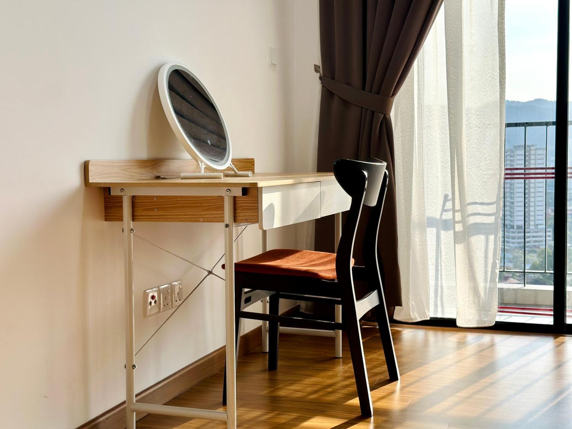 New 2Br Georgetown Warm And Lovely Homestay 10Pax-无敌美景两房民宿 Beacon Executive Suite Экстерьер фото